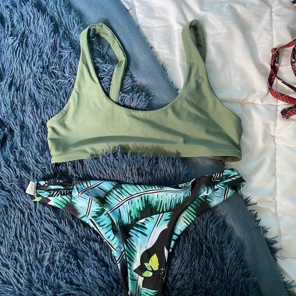 SOLS LOT 10 bikinis 1 top - Picture 9 of 12